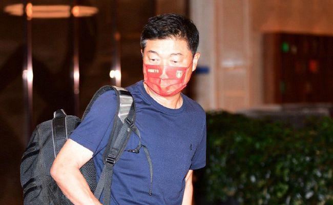德国天空体育表示，为了改变处境，聚勒派自己的经纪人去和多特总监塞巴斯蒂安-凯尔沟通，并表达了想要获得更多出场机会的愿望。
